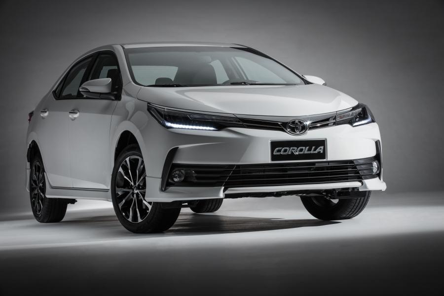  Toyota Corolla XRS 2017 года  (LA) (фото 17 из 22)